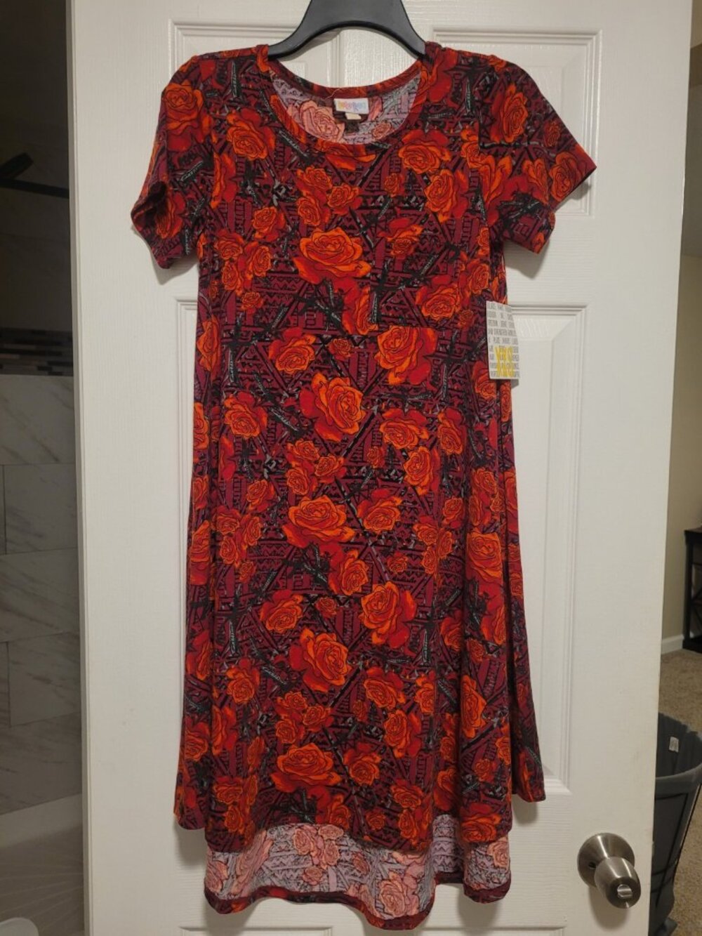 NWT LuLaRoe Carly XXS Red/Black Floral Rose Short Sleeve High Low Dress